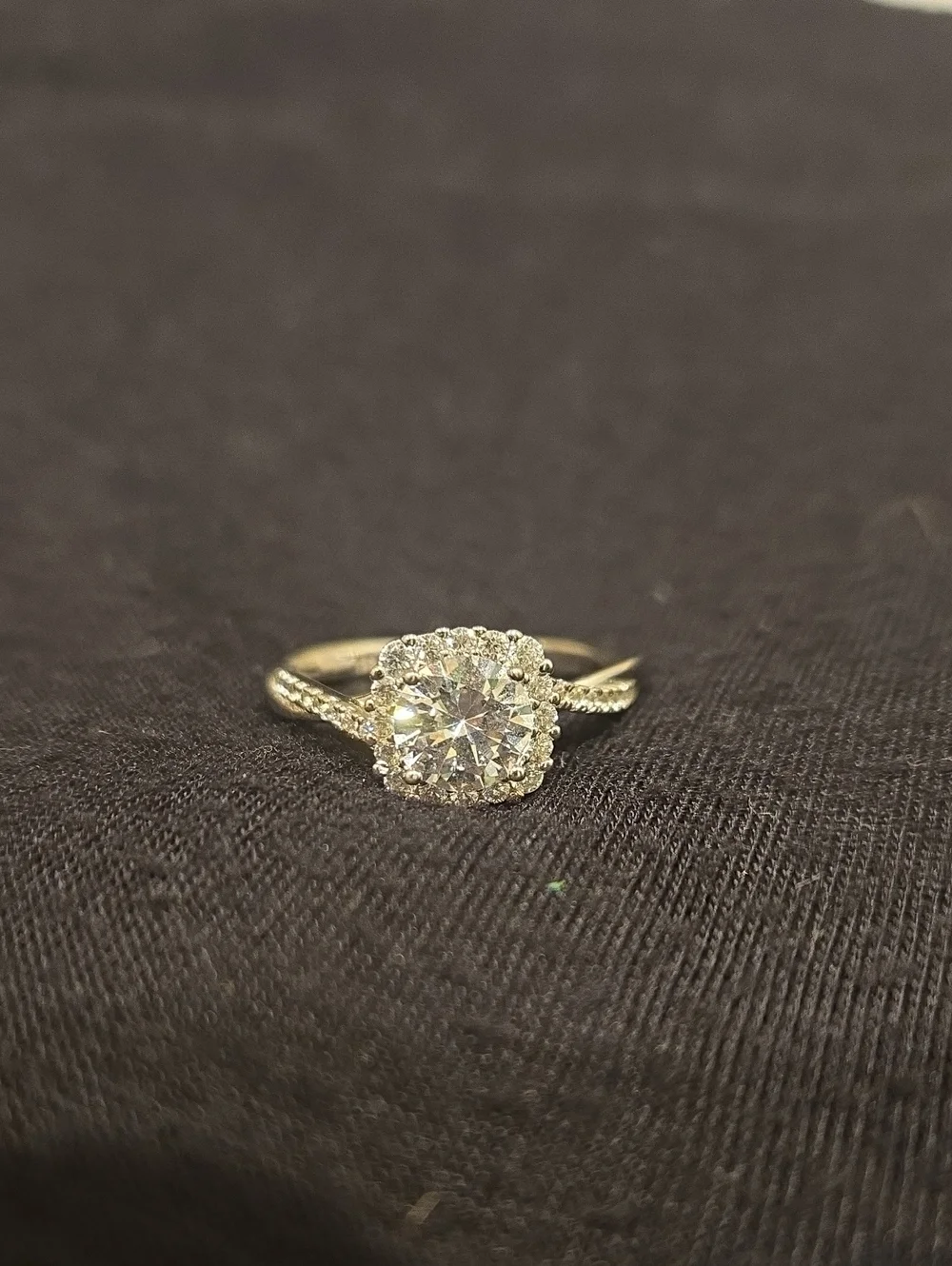 Approx. 2 Karat Cubic Zirconia Ring